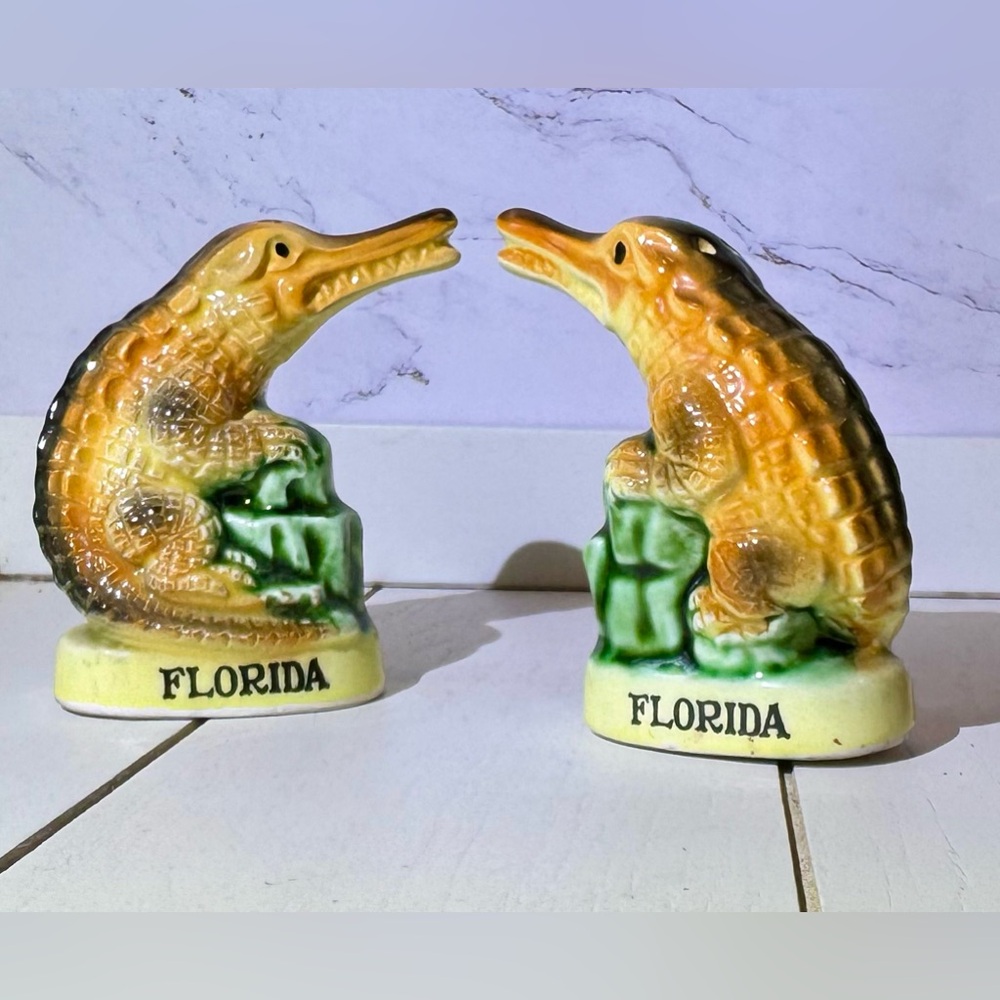Florida Alligator Vintage Ceramic Salt & Pepper Shakers
